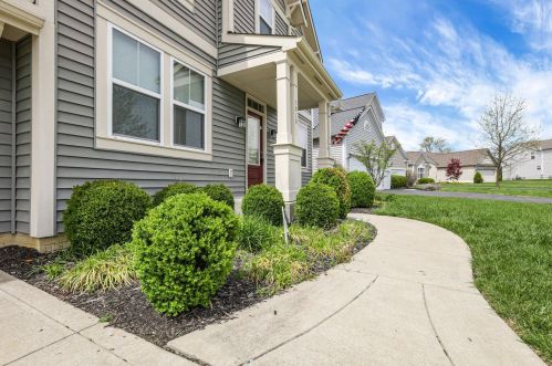 7818 Narrow Leaf Ct, Blacklick OH  43004-6047 exterior