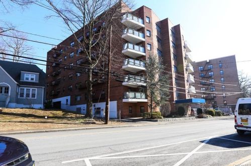 111 Hartsdale Ave, Hartsdale NY  10530-3201 exterior