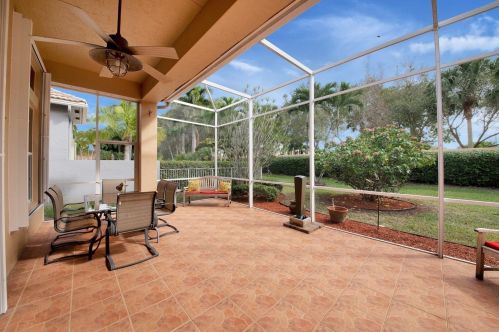 7110 Veneto Dr, Boynton Beach FL  33437-3741 exterior