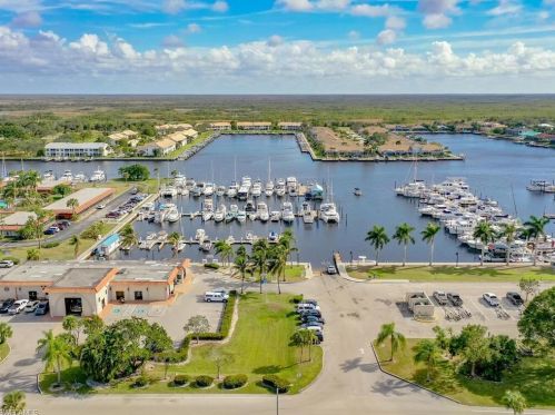 140 Eveningstar Cay, Naples FL  34114-9611 exterior