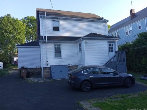 49 Puritan Ln, Stamford, CT 06906-1616