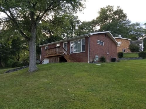 501 Lucia Rd, Pittsburgh, PA 15221-3953