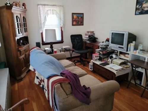 830 Fable Ave, Manville NJ  08835-2516 exterior