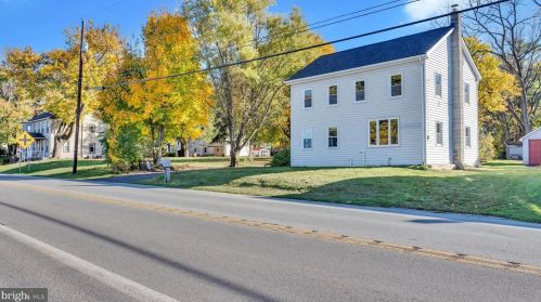 1509 Trindle Rd, Carlisle PA  17015-9713 exterior