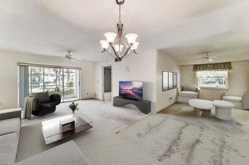 138 Pebble Shores Dr, Naples, FL 34110-9258