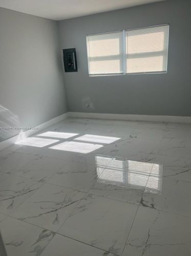 39 Hamlin Ct, Lehigh Acres FL  33936-7235 exterior