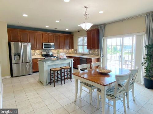 614 Empire Dr, Downingtown, PA 19335-4974