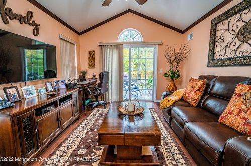 36 Winding River Rd, Lakewood NJ  08701-5733 exterior