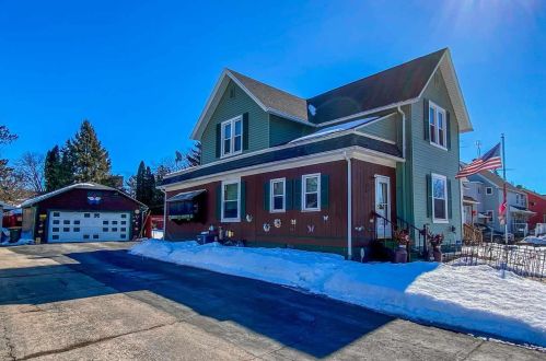 254 West St, Juneau, WI 53039-1119