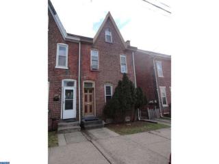 944 Queen St, Pottstown, PA 19464-6018