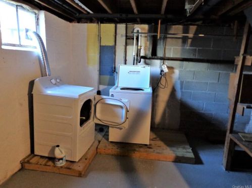 2873 Quinlan St, Yorktown Hgts NY  10598-2700 exterior