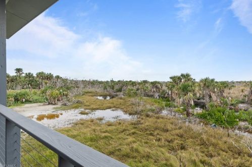 4150 Dingman Dr, Sanibel FL 33957-5107 exterior