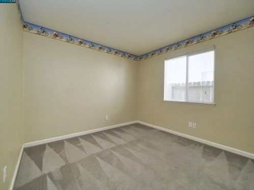 1062 Schadeck St, Manteca CA  95336-5956 exterior