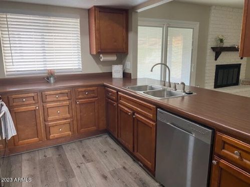 4926 Phelps Rd, Glendale, AZ 85306-1427