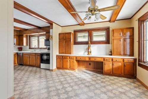 2016 Illinois Ave, New Holstein, WI 53061-1303