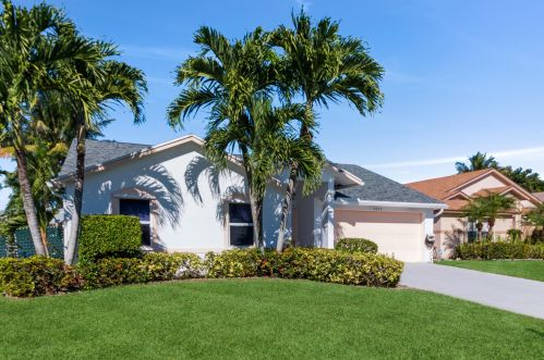 1077 Salmon Isle, West Palm Beach, FL 33413-3021