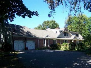 185 Rumstick Rd, Barrington, RI 02806-4923