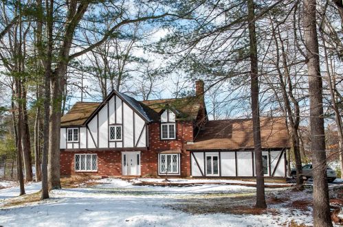21 Dianna Rd, Londonderry NH  03053-3237 exterior