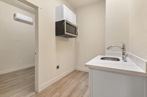 303 Washington St, Modesto CA  95351-2837 exterior