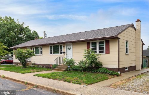 502 4th St, West Deptford, NJ 08066-1102