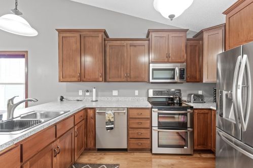 12174 Coral Sea St, Minneapolis, MN 55449-7504