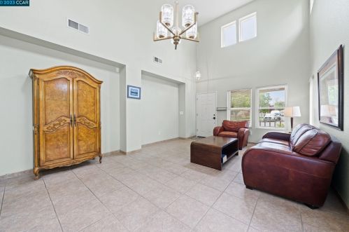 932 Anderson Cir, Woodland CA  95776-5100 exterior