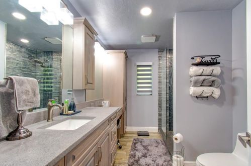 113 41 St, Cape Coral FL  33904-5127 exterior