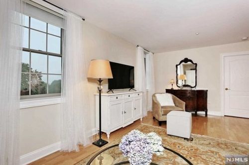 3402 Rio Vista Dr, Mahwah NJ  07430-4005 exterior