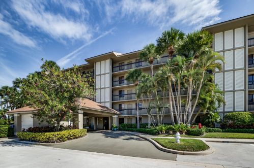 401 Seas Dr, Jupiter FL  33477-1129 exterior