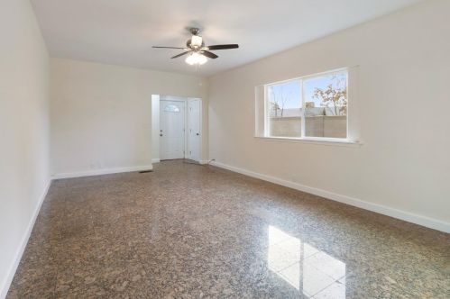 449 Pine St, Modesto CA  95351-2552 exterior