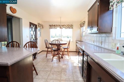 18351 Via Jose, San Lorenzo CA  94580-3063 exterior