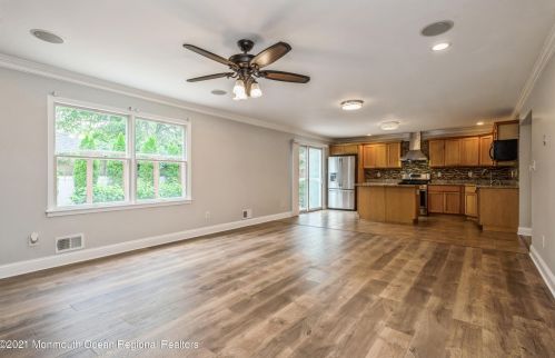 317 Pine St, Middletown NJ  07748-5545 exterior
