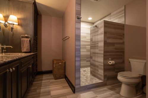 102 Water St, Milwaukee WI 53202-6054 exterior