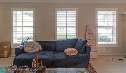 4487 Gardenia Dr, West Palm Beach, FL 33410-5438