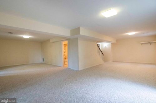 160 Manor Dr, Edinburg VA  22824-3579 exterior