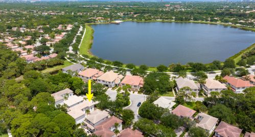 475 Pumpkin Dr, West Palm Beach, FL 33410-1544