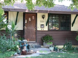 20 Mariposa St, Woodland, CA 95695-2637