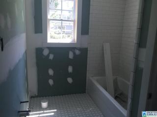 241 Kent Ln, Birmingham, AL 35209-6538