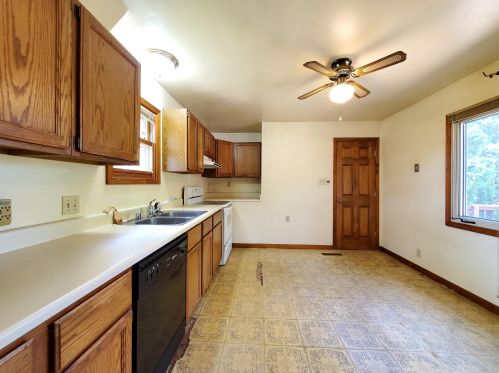 11801 Florist Ave, Milwaukee, WI 53225-2223