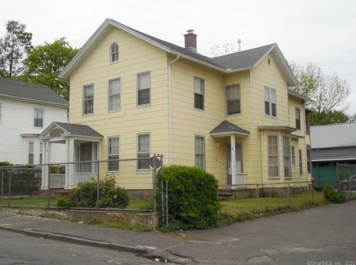 26 Waterville St, Waterbury CT  06710-1853 exterior
