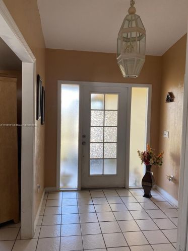 2879 50th St, Naples, FL 34116-7623