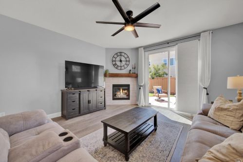 542 Twilight St, Vacaville CA  95688-8829 exterior