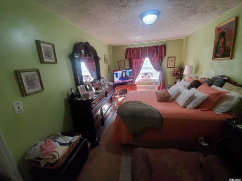 2748 Matthews Ave, Bronx NY  10467-8608 exterior