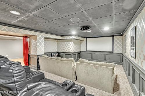 3 Equinox Ln, East Freehold NJ  07728-8652 exterior