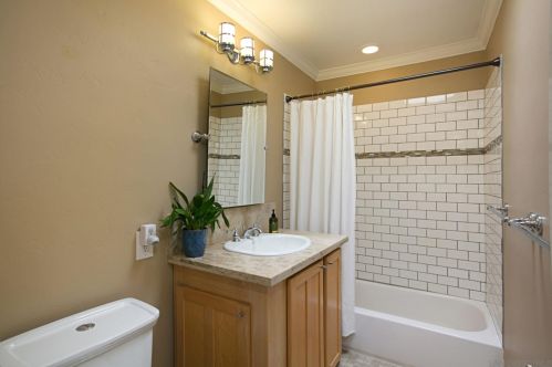 1475 Beryl St, San Diego CA 92109-2212 exterior