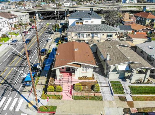 762 34th St, Oakland, CA 94609-2907