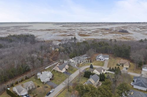 78 Marshview Cir, Seabrook NH 03874-4686 exterior