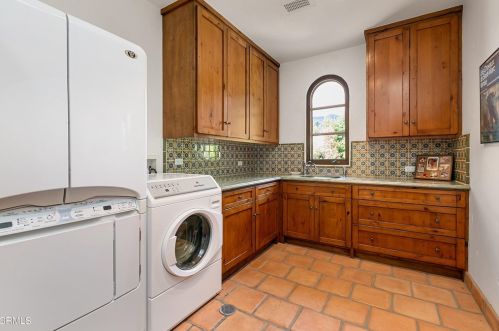 5320 Ivafern Ln, La Canada CA  91011-2811 exterior