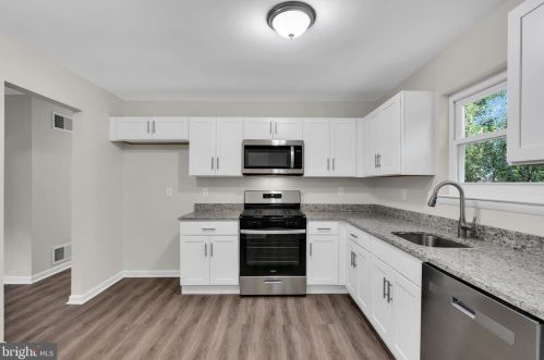 1802 Lakeshore Dr, Browns Mills NJ  08015-1364 exterior