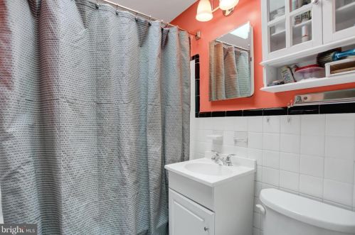 2456 Brookwood St, Harrisburg PA 17104-2111 exterior